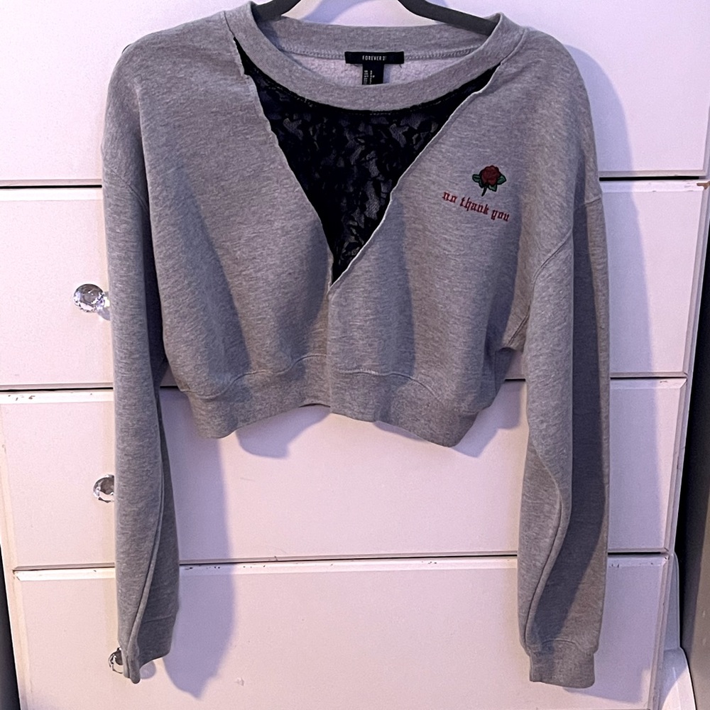 Forever 21 cropped sweatshirt size:s